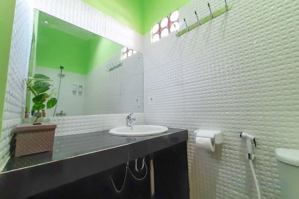 Kostenlose Toilettenartikel, Bidet, Handtücher, Seife