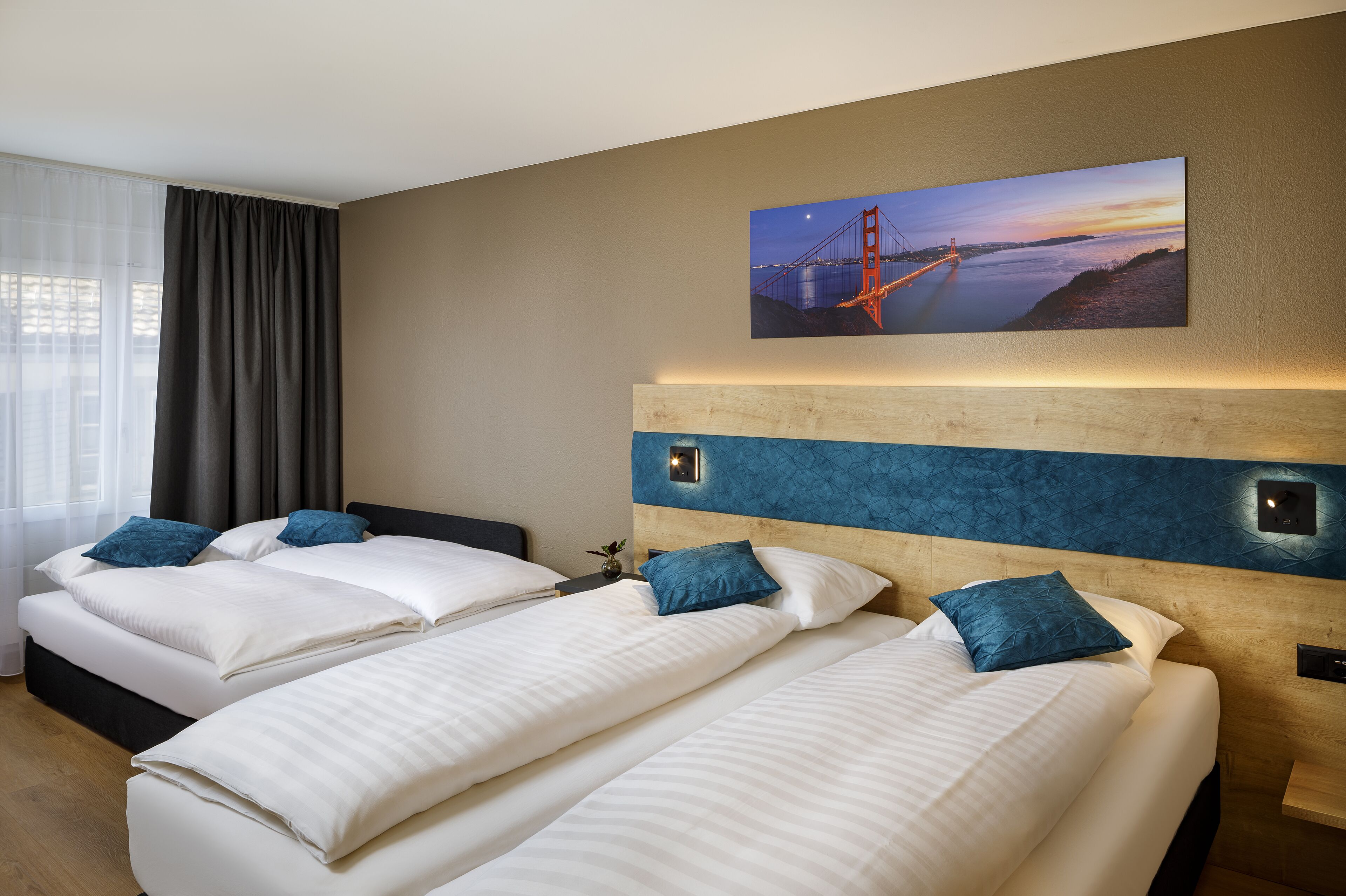 comfort quadruple room | 1 bedroom, minibar, in-room safe, desk