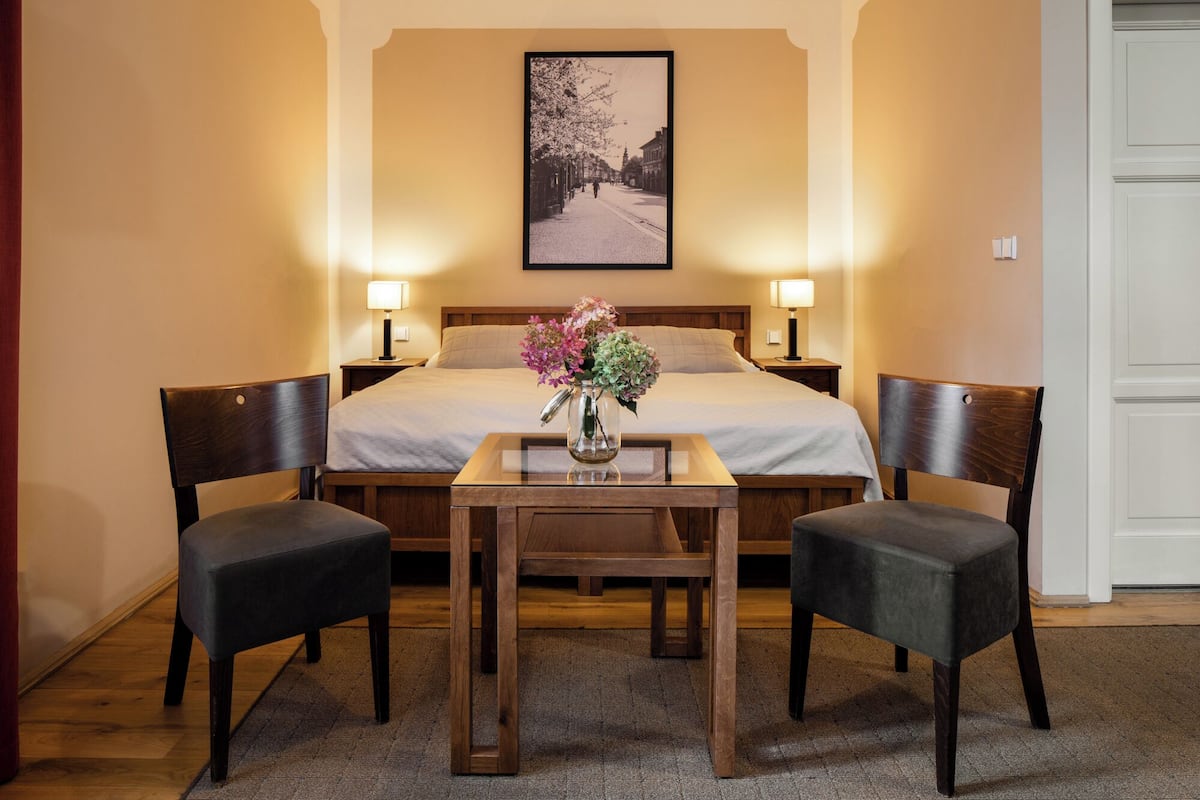 Desk, iron/ironing board (on request), WiFi (free), bed sheets