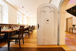 Lunch and dinner served  - Alte Vogtei (Wolframs-Eschenbach)