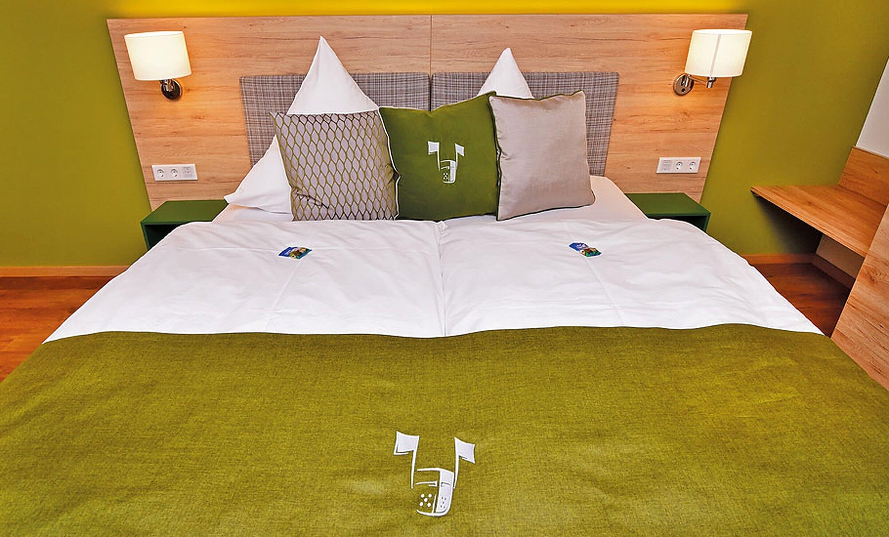 Quarto casal conforto | Cofres nos quartos, escrivaninha, Wi-Fi de cortesia, roupa de cama