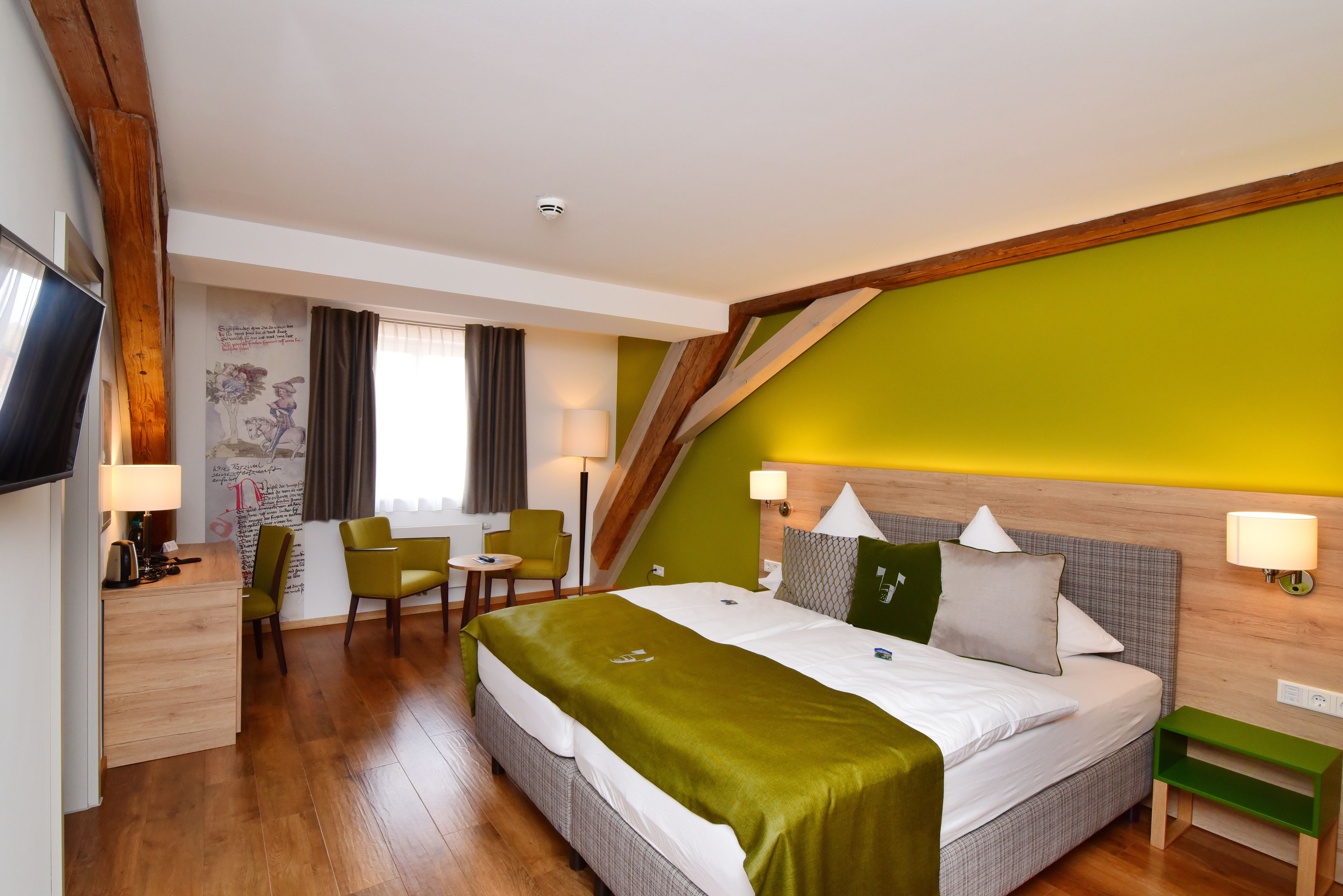 Comfort Double Room | In-room safe, desk, cribs/infant beds, rollaway beds