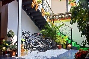 Bicycling - Shi Lin family folk inn (Kunming)