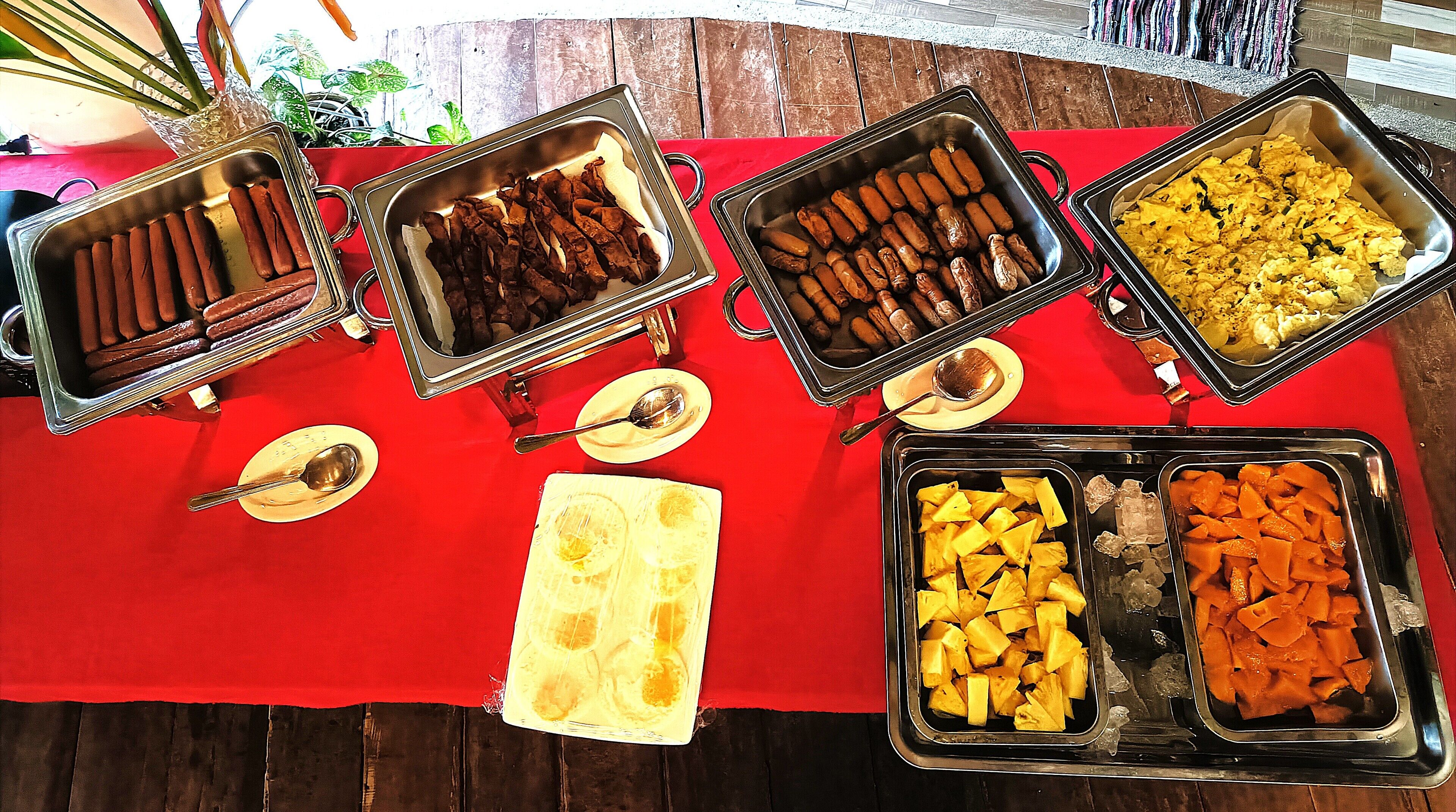 breakfast, lunch, dinner served; local and international cuisine