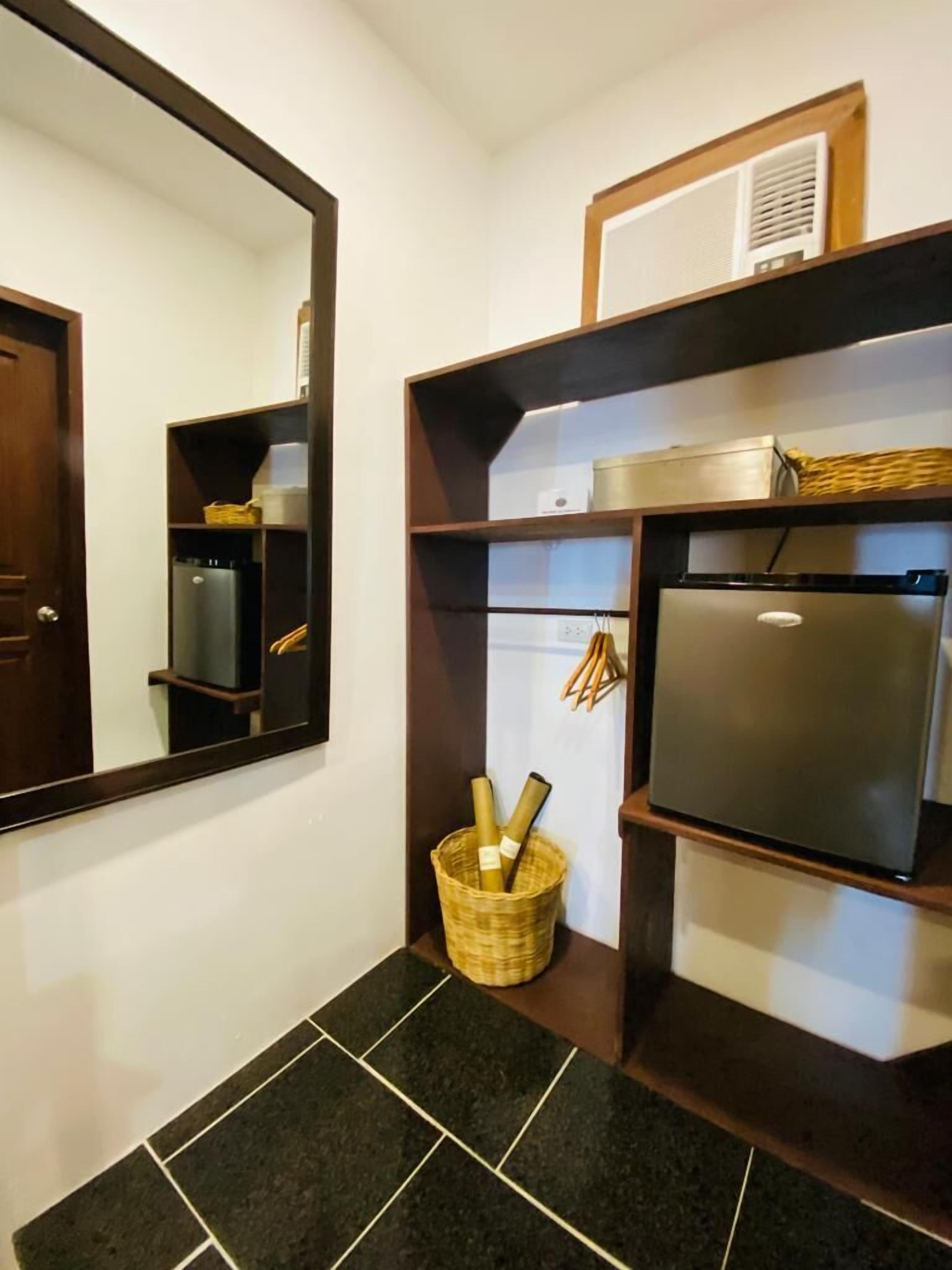 family room, pool access, sea view | premium bedding, memory-foam beds, in-room safe, individually furnished