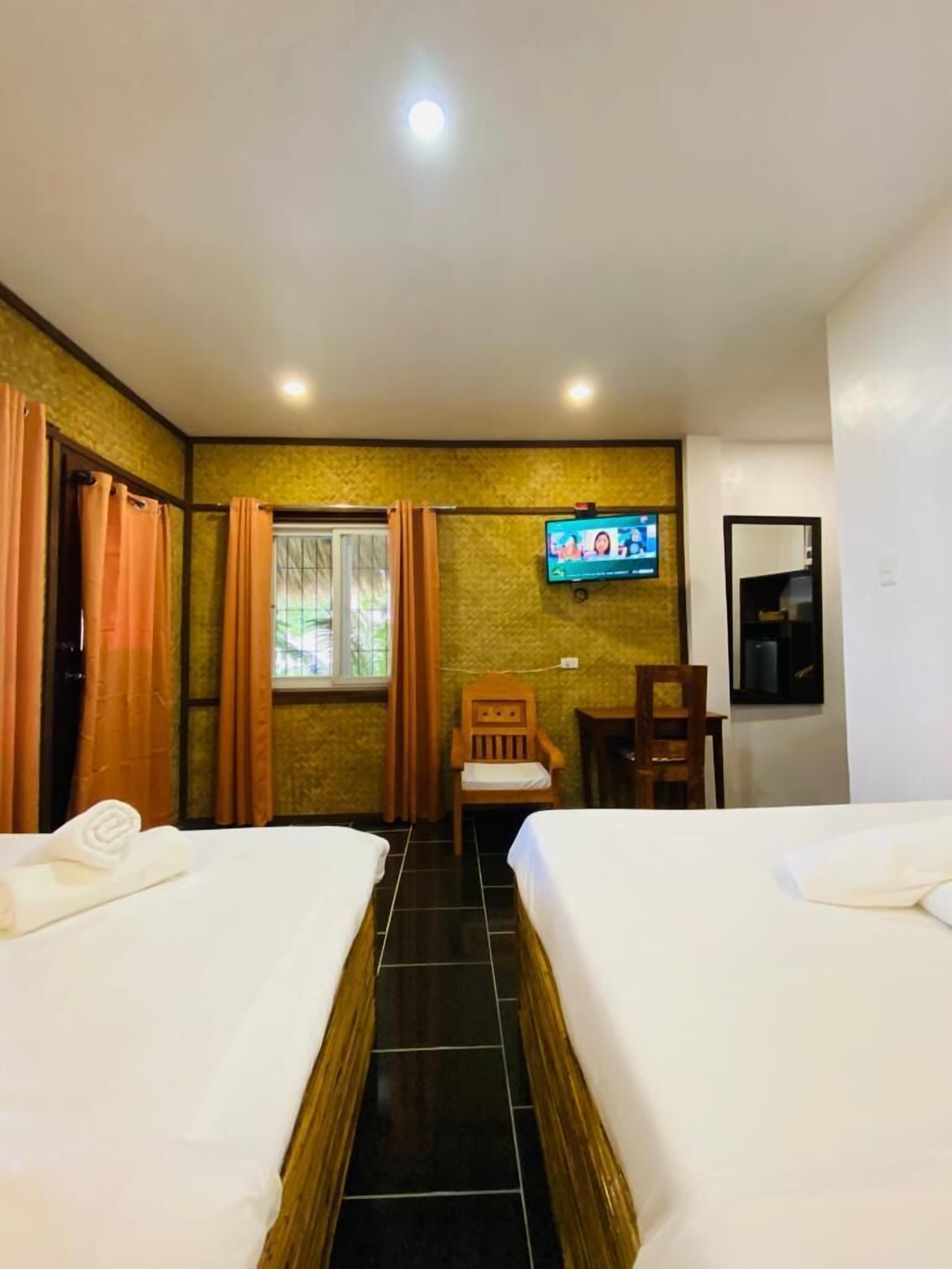 family room, pool access, sea view | premium bedding, memory-foam beds, in-room safe, individually furnished