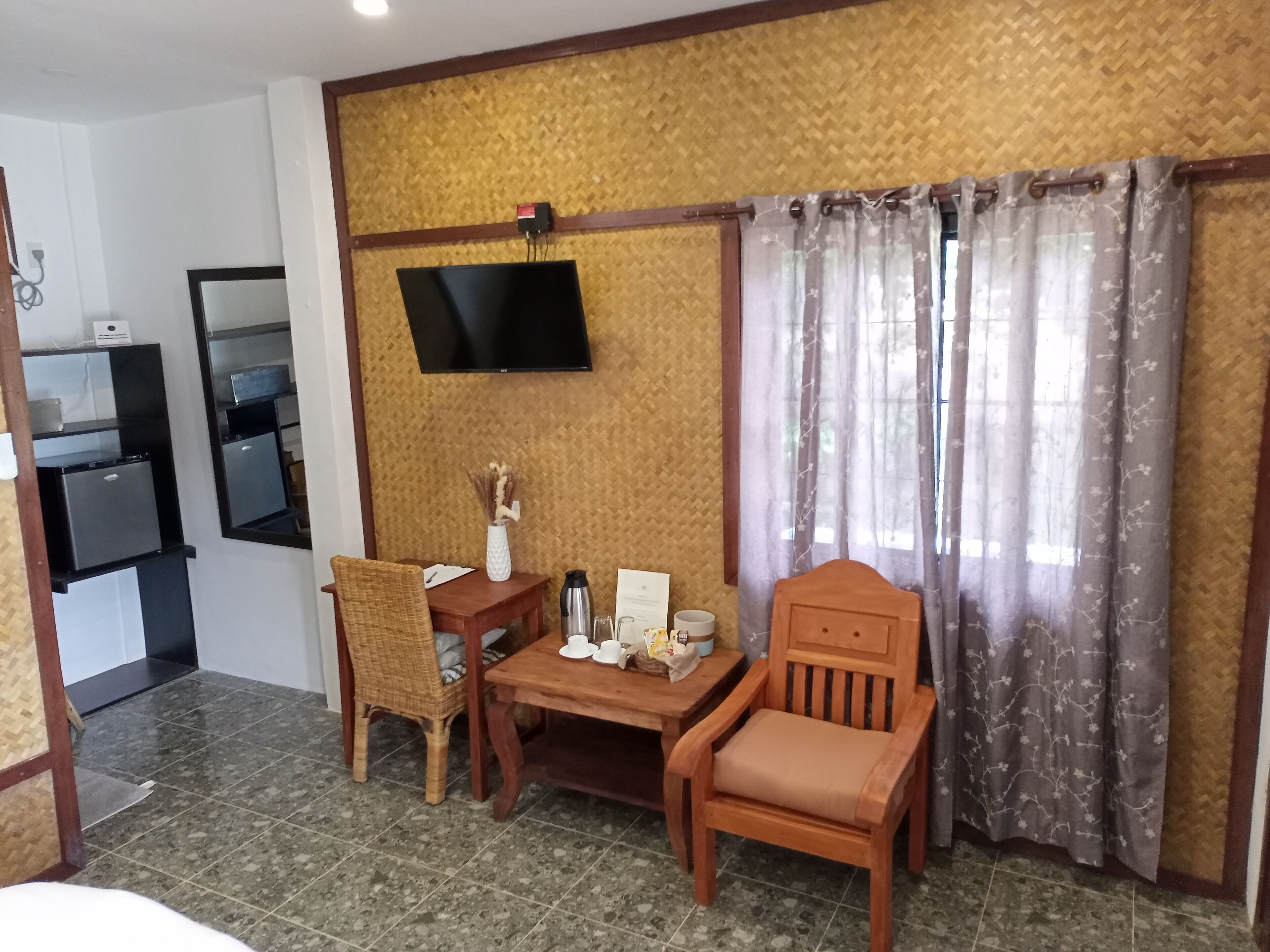 deluxe double room, 1 king bed, pool access, sea view | premium bedding, memory-foam beds, in-room safe, individually furnished