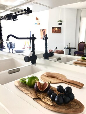 Petit déjeuner et déjeuner servis sur place, spécialités Cuisine turque