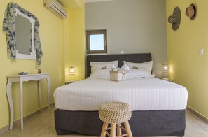 Villa, 3 Bedrooms | 3 bedrooms, soundproofing, iron/ironing board, free cribs/infant beds