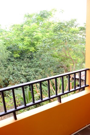 Balcony - I-Home Residence and Hotel (Pluak Daeng)