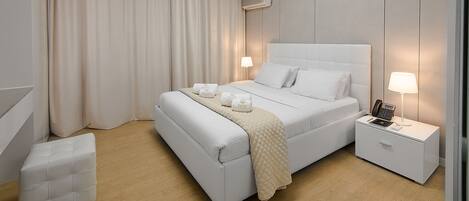 Apartment, 1 Double Bed (Studio) | 1 bedroom, premium bedding, in-room safe, desk