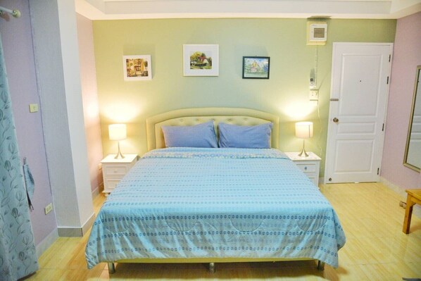 Free WiFi, bed sheets