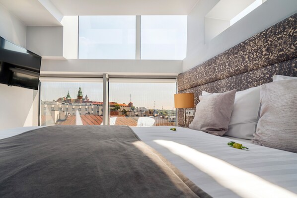 Panoramic Penthouse, Terrace (Luxury) | 1 bedroom, Egyptian cotton sheets, premium bedding, pillowtop beds