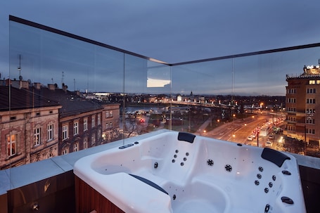 Panoramic Penthouse, Terrace (Luxury) | 1 bedroom, Egyptian cotton sheets, premium bedding, pillowtop beds
