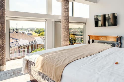 Ático panorámico, terraza (Luxury) | 1 dormitorio, sábanas de algodón egipcio, ropa de cama de alta calidad