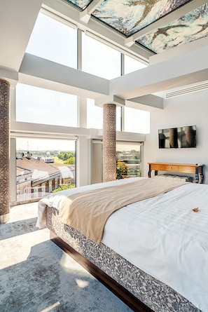 Panoramic Penthouse, Terrace (Luxury) | 1 bedroom, Egyptian cotton sheets, premium bedding, pillowtop beds - Aparthotel Best Views Luxury (Kraków)