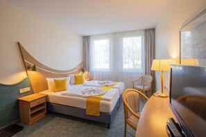 Standard-Vierbettzimmer | Schreibtisch, kostenloses WLAN, Bettwäsche