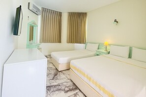 三人房 | 迷你吧、書桌、免費無線上網