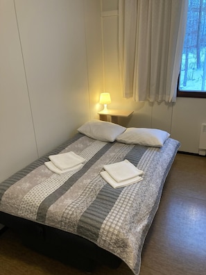 Economy Studio | Desk, iron/ironing board, free WiFi, bed sheets