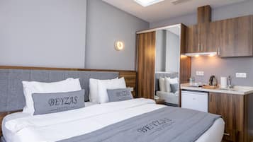 Standard Room with City View | 1 dormitorio, sábanas de algodón egipcio, ropa de cama de alta calidad