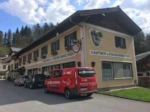 Front of property - Metzgerwirt VIEH HELI (Bad Goisern)