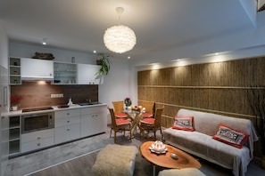Design Duplex, Ground Floor | Private kitchen | Fridge, microwave, oven, stovetop - Suites 13 Budapest (Budapest)