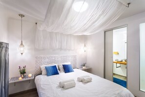 Estúdio design, no mezanino | Individualmente decorados, individualmente mobiliados, escrivaninha