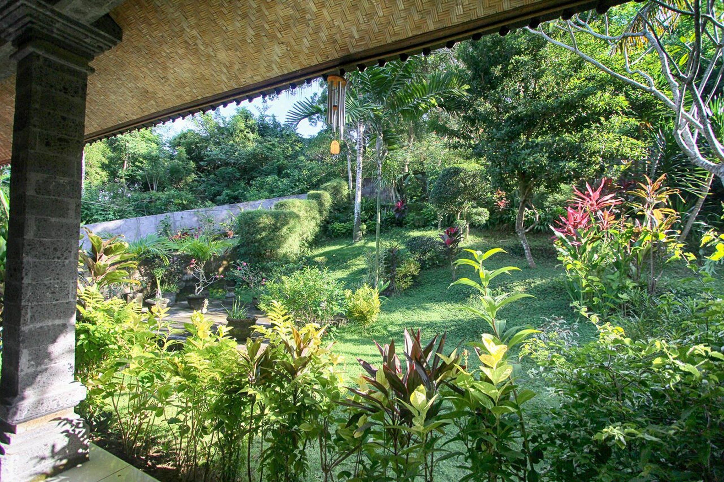 bungalow 8 | garden view