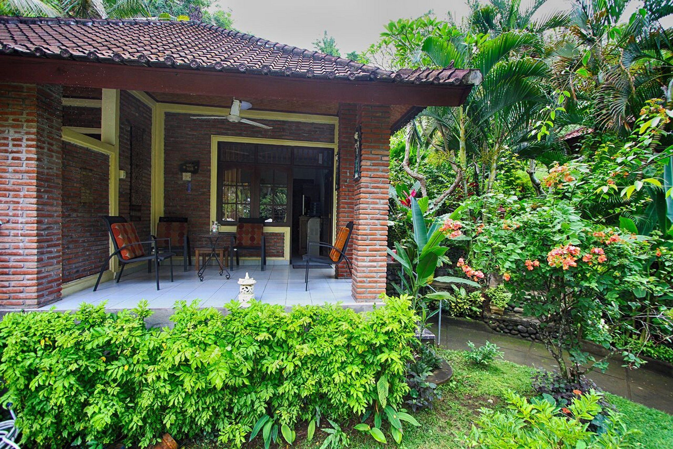 room 4 | minibar, in-room safe, free wifi, bed sheets