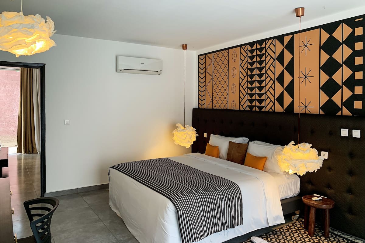 Suite | 1 chambre, minibar, décoration personnalisée, bureau