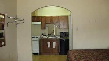 Fridge, microwave, coffee/tea maker