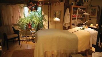Couples treatment rooms, deep-tissue massages