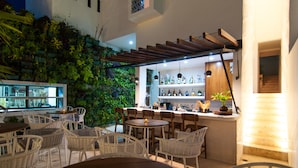 Bar (en el alojamiento)