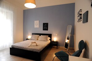Desk, free WiFi, bed sheets - Maison Salerno (Salerno)