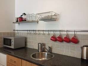 Apartment, 1 Bedroom | Private kitchen