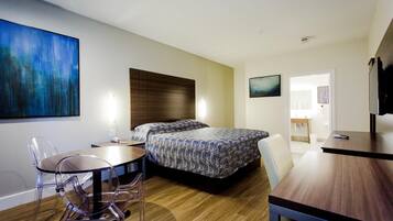 Ropa de cama de alta calidad, escritorio y insonorización