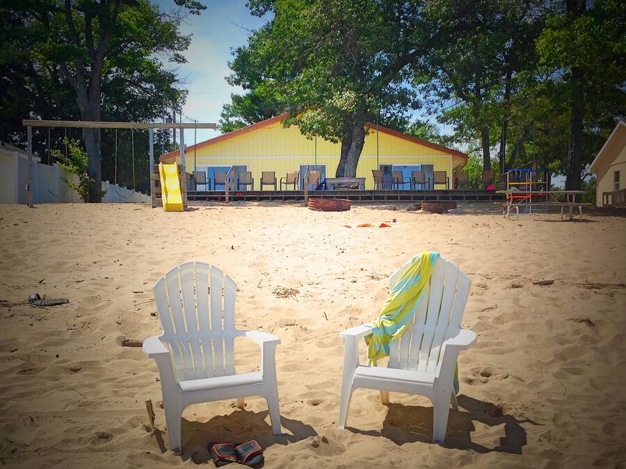 På stranden