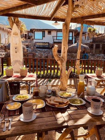 Daily cooked-to-order breakfast (USD 12 per person)