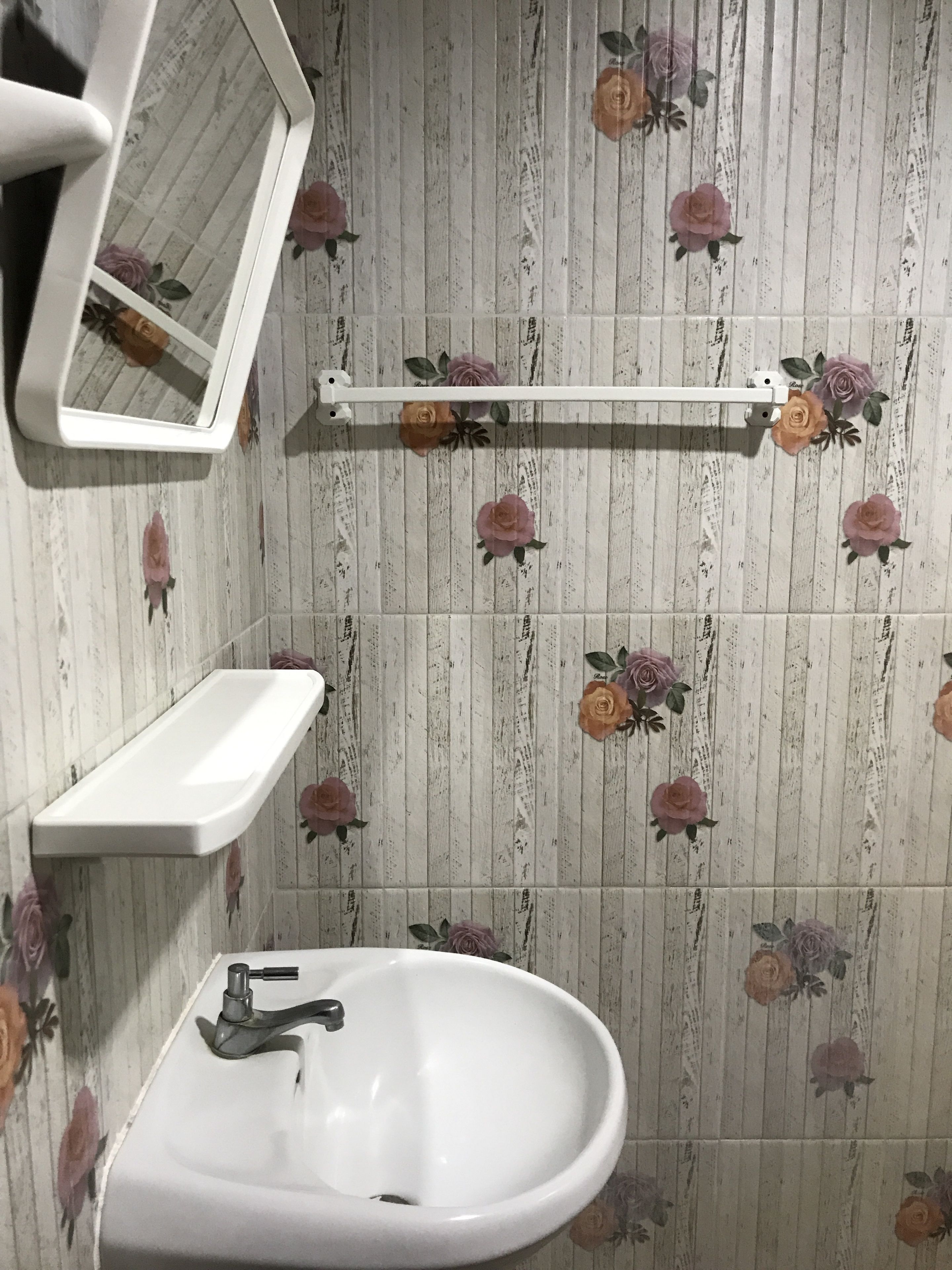 Dusche, kostenlose Toilettenartikel, Bidet, Handtücher