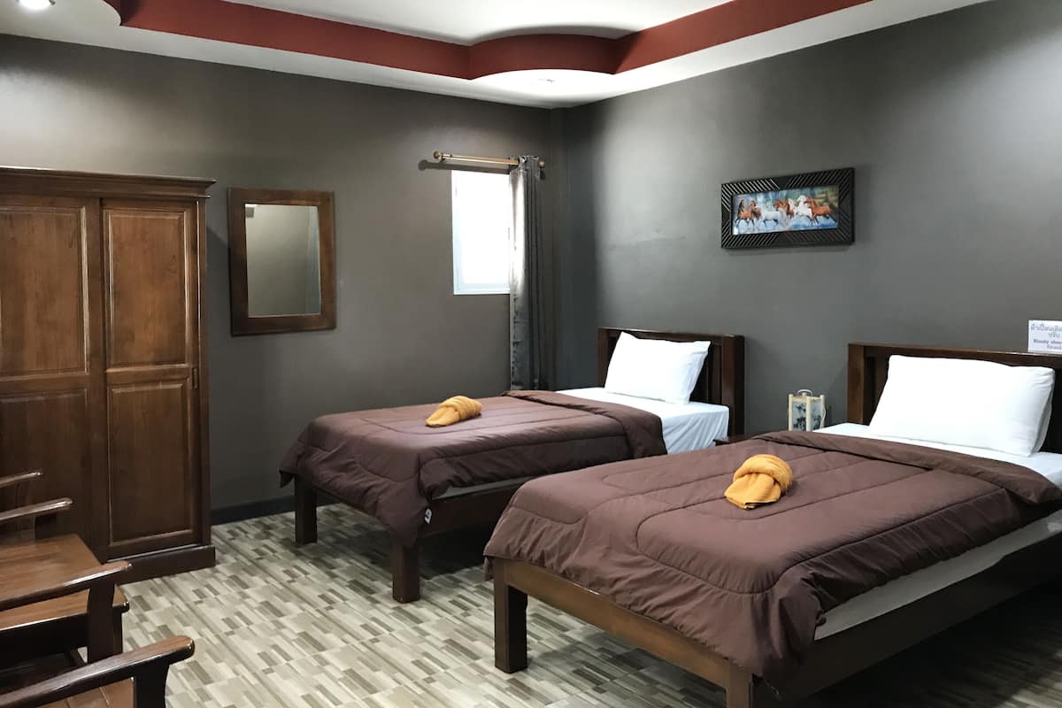 Superior Twin Room | Desk, free WiFi, bed sheets