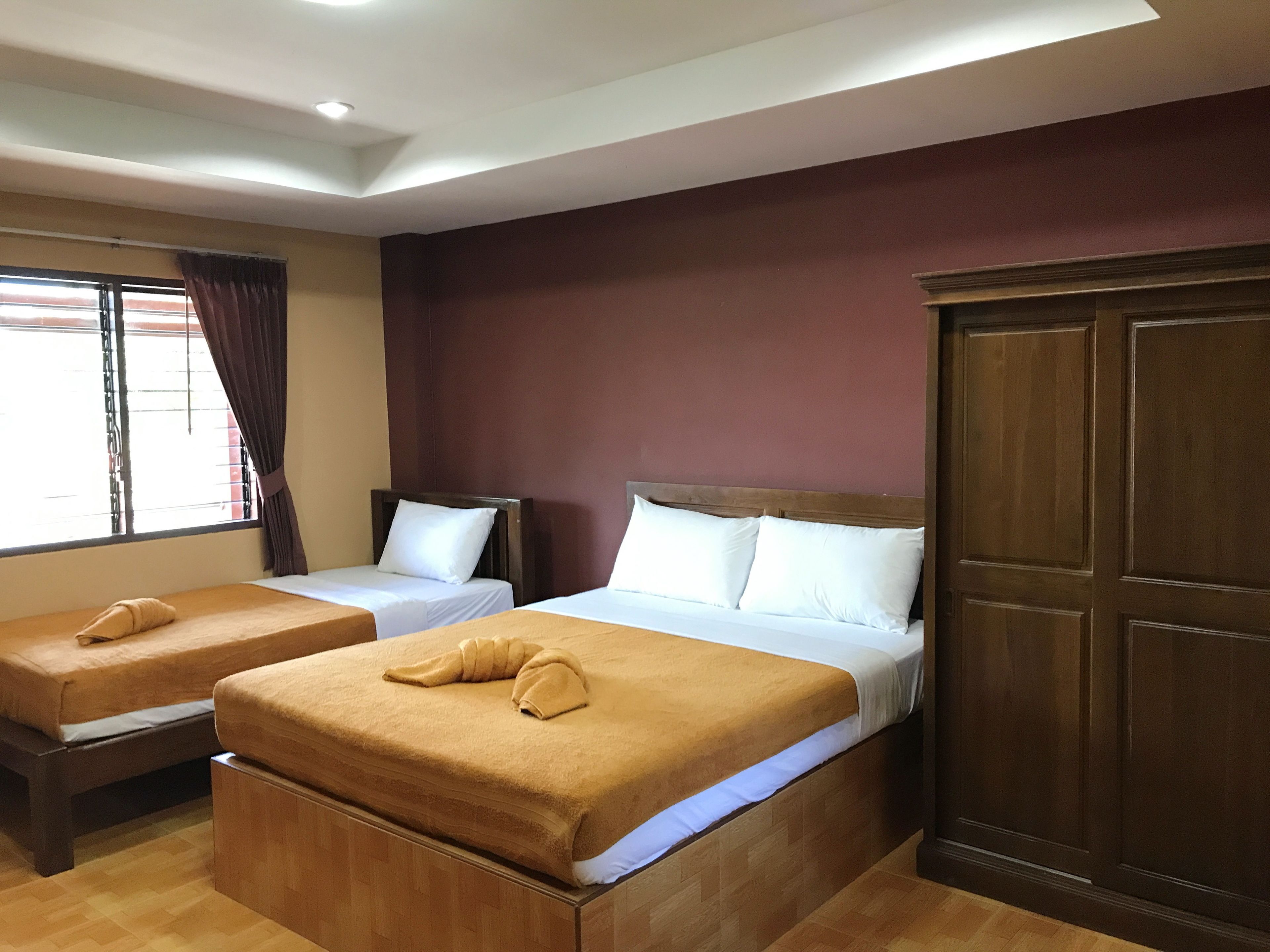 Standard Triple Room | Desk, free WiFi, bed sheets