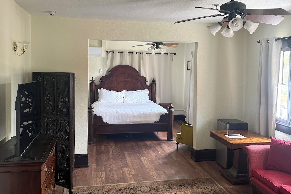 210 Luxury Suite, Non Smoking