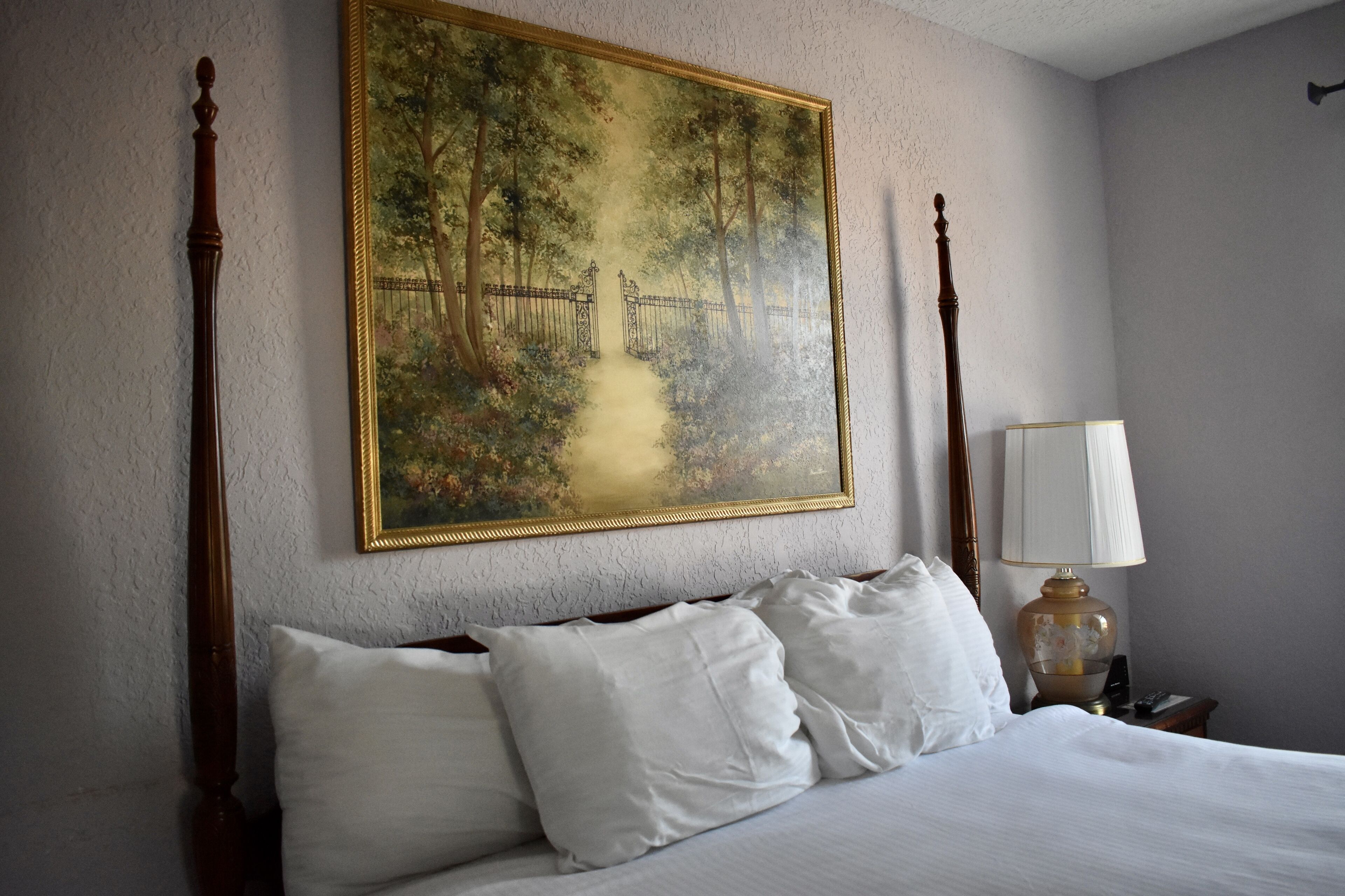 room, 1 king bed, non smoking | premium bedding, pillow-top beds, individually decorated