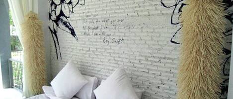 Standard | Desk, blackout drapes, rollaway beds, free WiFi