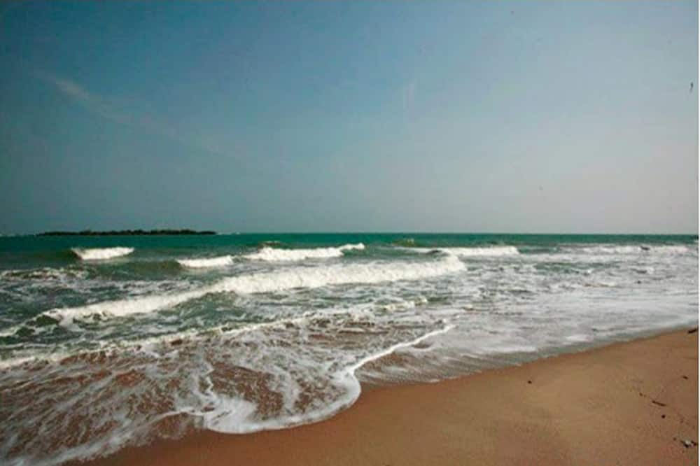 White at Sea Resort