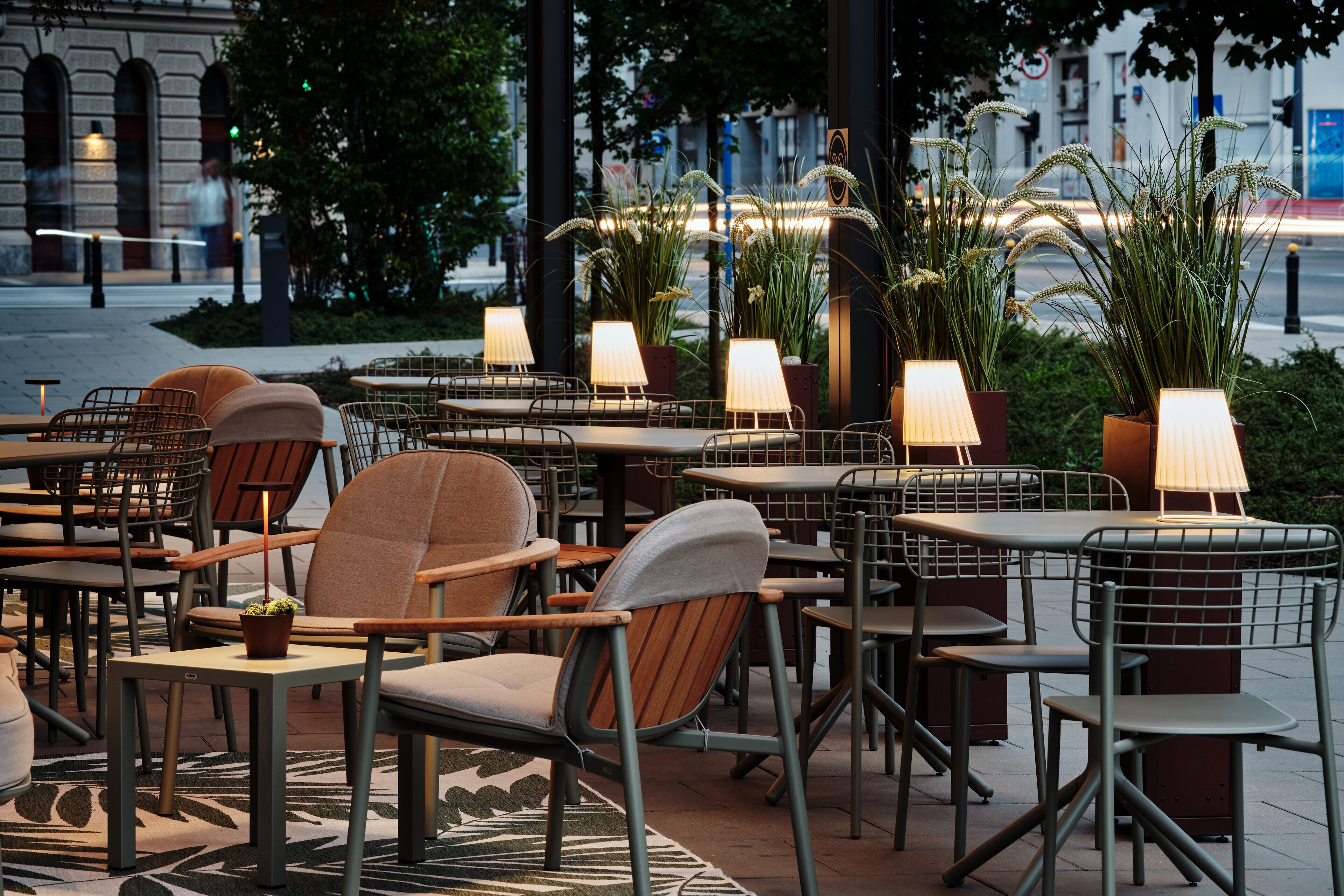 Breakfast, lunch and dinner served