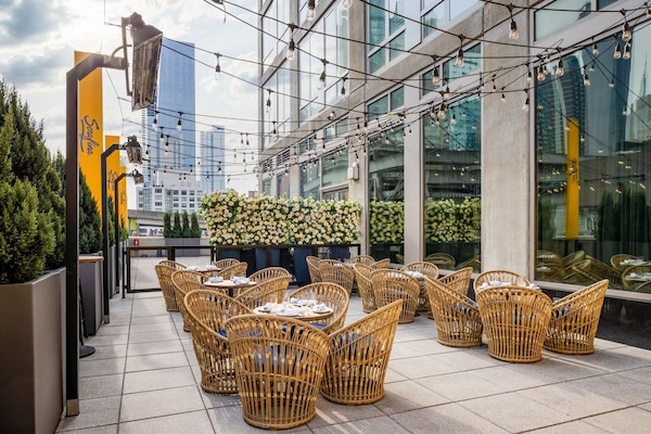 Dinner served, Italian cuisine, alfresco dining