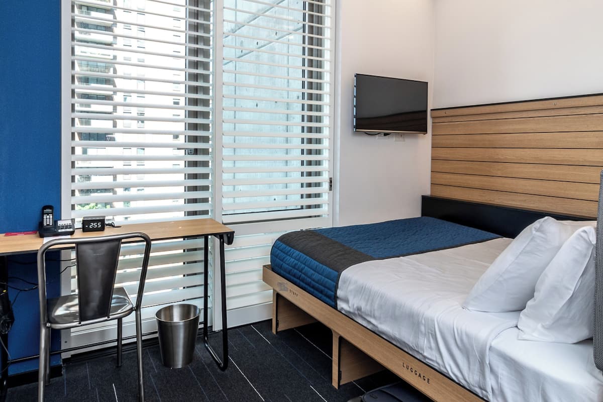 In-room safe, desk, iron/ironing board, WiFi