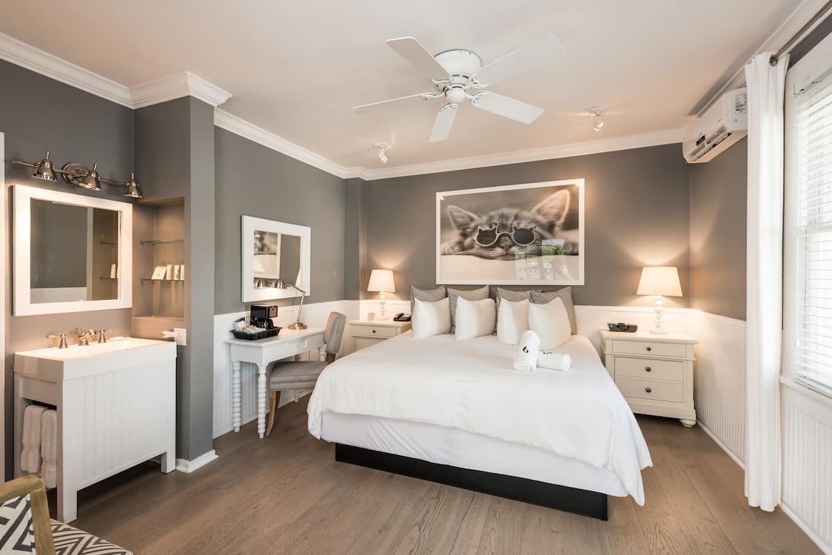 Standard Room, 1 King Bed, Balcony, Poolside (Room 6) | Free WiFi, bed sheets