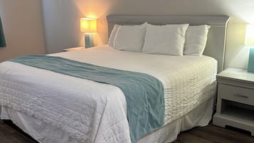 Standard Room, 1 King Bed | 1 bedroom, premium bedding, individually decorated, iron/ironing board